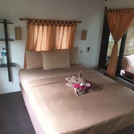 Ana Warung & Bungalows Gili Meno Exterior photo