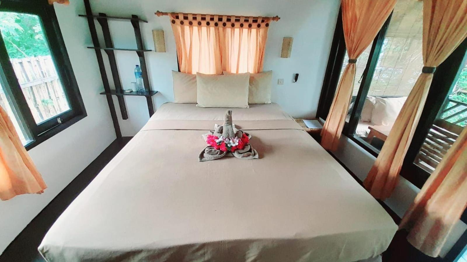 Ana Warung & Bungalows Gili Meno Exterior photo